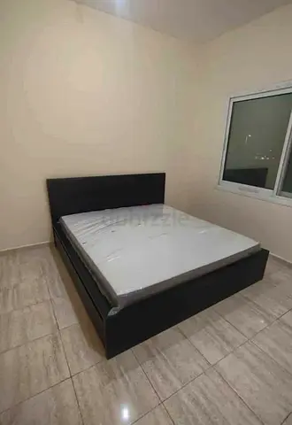 Malam king size bed 180/200cm bed , 2 storage drawers underneath and with Ikea mattress