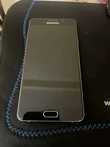 Samsung Smartphone in Excellent Condition for Sale!