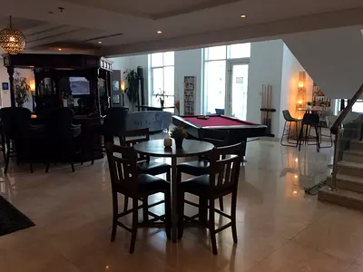 Penthouse Master Room in HUGE 2-floor apartment, ensuite bathroom, balcony, 65inch TV