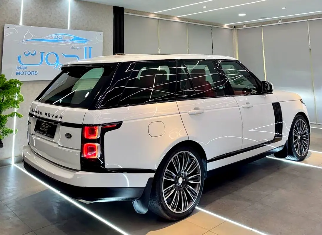 Land Rover Range Rover 2017 — photo 1 of 20