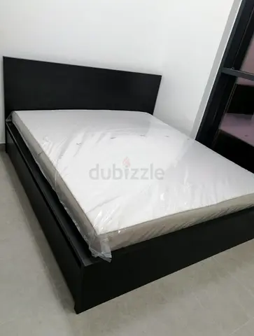 Malam king size bed 180/200cm bed with 2 storage drawers underneath and Ikea mattress