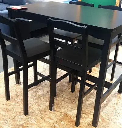 Table with 4 chairs for 500 dhs only