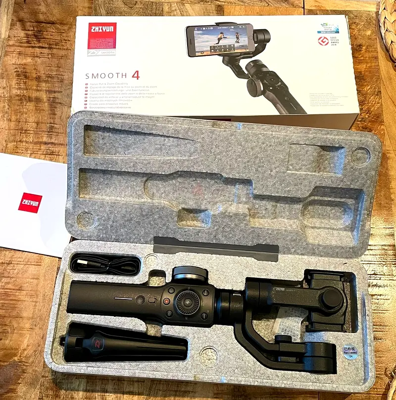 Compact Camera Gimbal Stabilizer for Smooth Filming65073401074562115