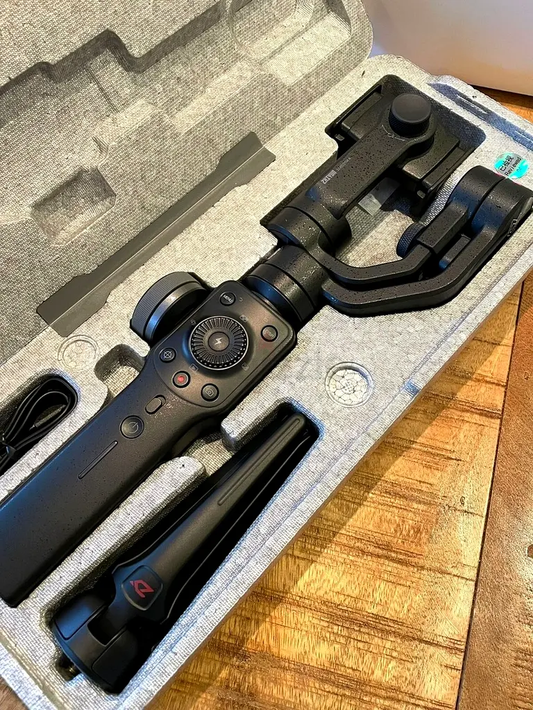 Compact Camera Gimbal Stabilizer for Smooth Filming65073401074562114