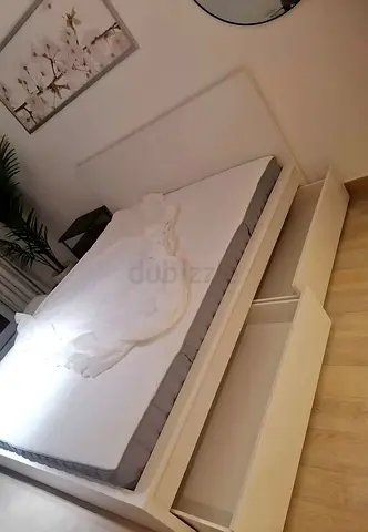 Malam queen size bed 160/200cm bed , 2 storage drawers underneath and with Ikea mattress