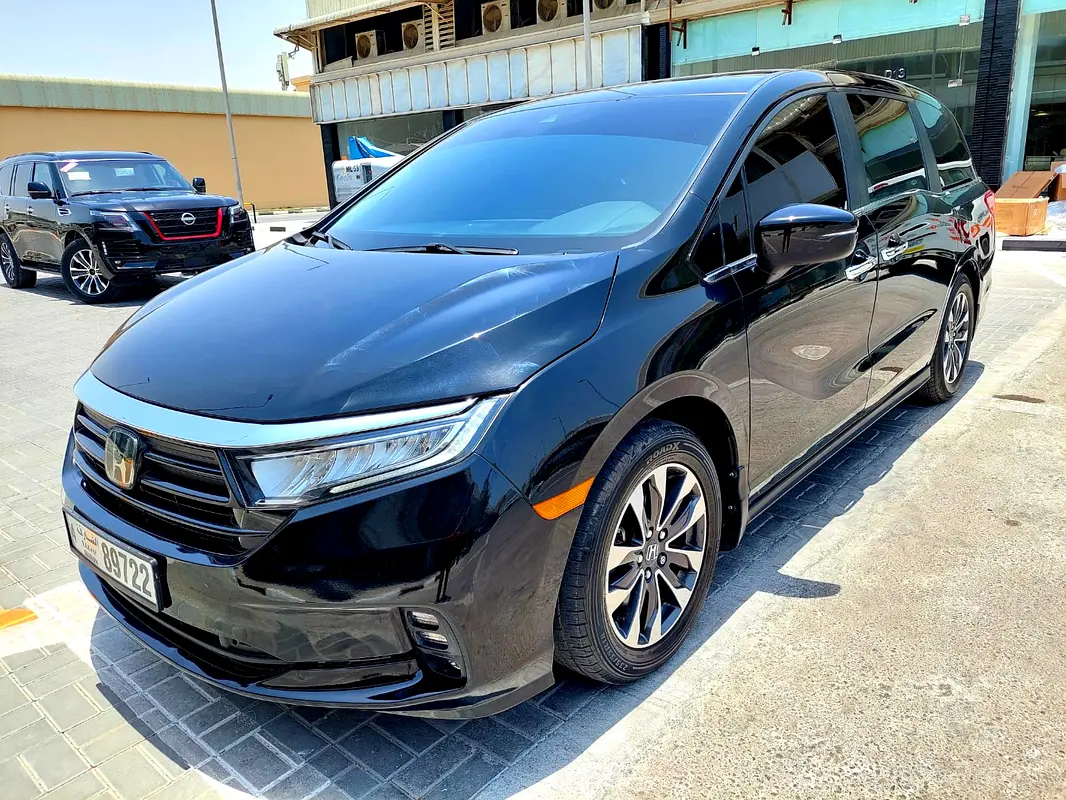 Honda Odyssey 2021 — photo 1 of 8