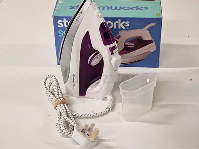 Steamworks steam iron 300ml water capacity 2000w (Fix Price)