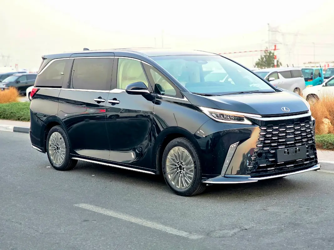 Lexus LM-Series 2025 — photo 1 of 20