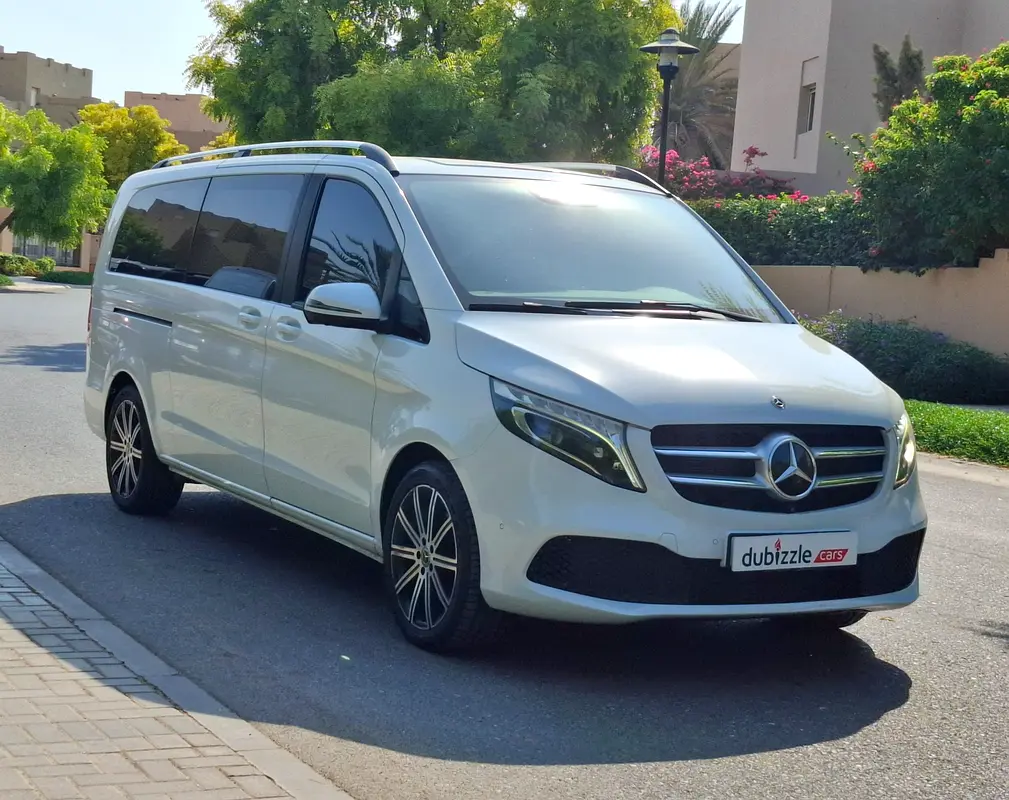 Mercedes-Benz V-Class 2020 — photo 1 of 17