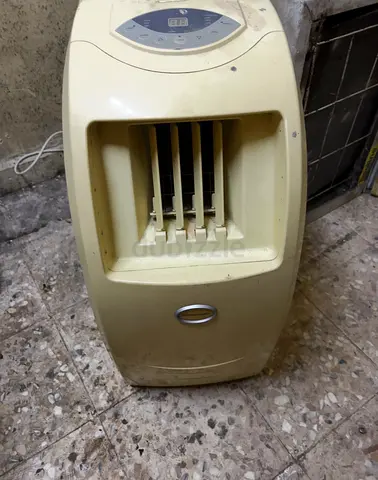 Stay Cool with this Compact Air Conditioner! footibole 1.5 ton