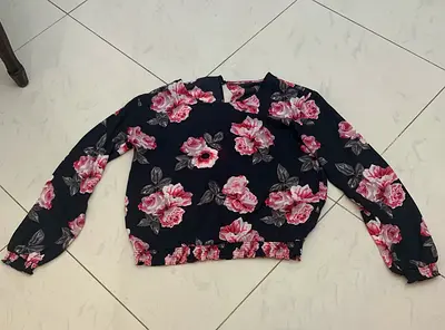 Chic Floral  Top for Sale!