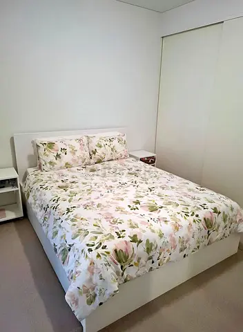 ‎Malam queen size bed 160/200cm bed , 2 storage drawers underneath and with Ikea mattress