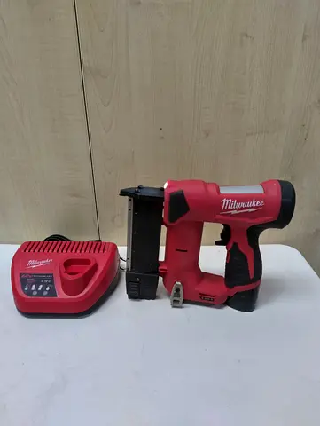 Milwaukee Pin Nailgun 12v