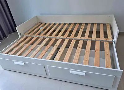 ‎IKEA brimness Day bed with 2 storage drawers underneath and with 2 IKEA mattresses
