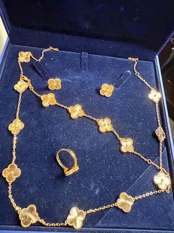 Branded preloved set