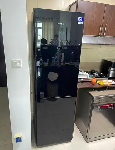 Hitachi fridge bottom freezer black colour