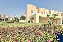 Largest Plot | Single Row | Corner Unit