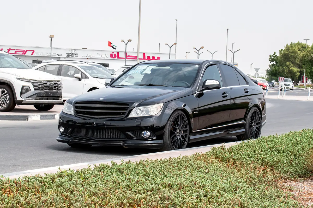 Mercedes-Benz C-Class 2008 — photo 1 of 15