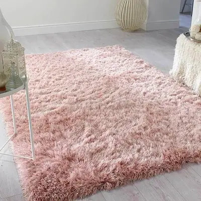 Luxurious Soft Pink Shaggy Rug for Your Dream Space