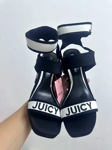 Juicy couture sandal