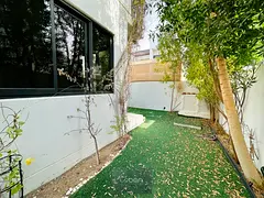 Fully Furnished, corner unit ,Ready to Move