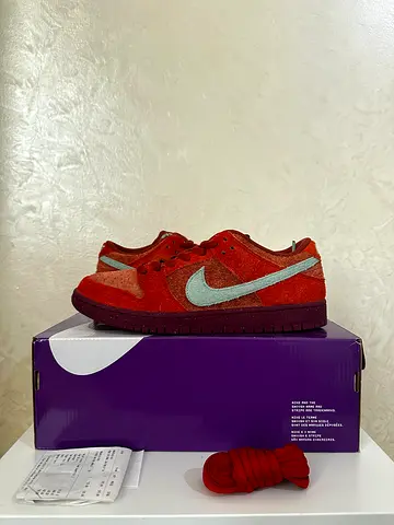 US10 Nike SB Dunk Low “Mystic Red”