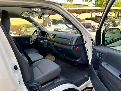 2025 Toyota HIACE 照片 14