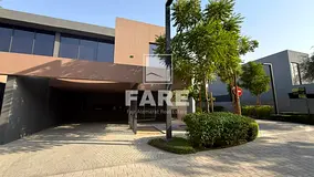 Large 4 bedroom townhouse/Masaar