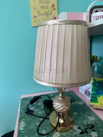Elegant Table Lamp with Textured Shade