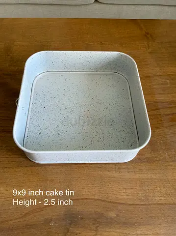 Perfect 9x9 Inch Cake Tin for Baking Enthusiasts!
