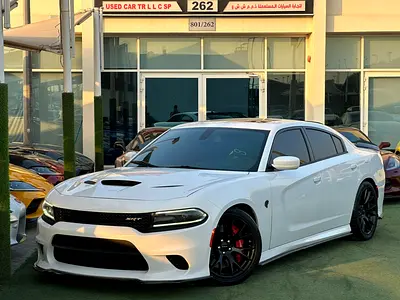 DODGE CHARGER HELLCAT SRT GCC 2017 Original paint  perfect condition zero accidents