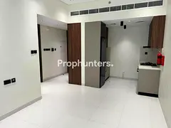 Skyline Living | Modern 1-Bedroom | Arjan Torino