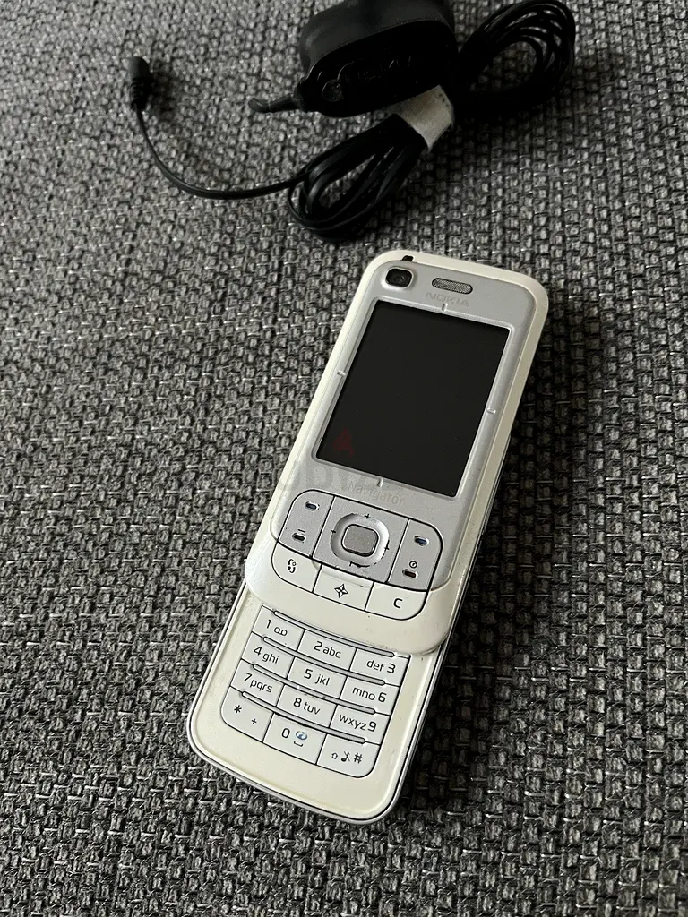 Nokia 6110 Navigator – Excellent état – Avec Stylet – Sans Batterie