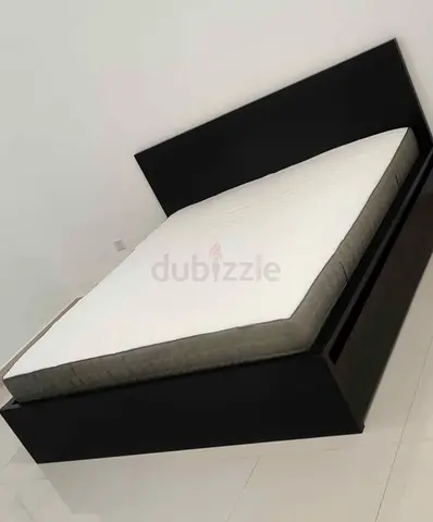 Malam king size bed 180/200cm bed with 2 storage drawers underneath and Ikea mattress