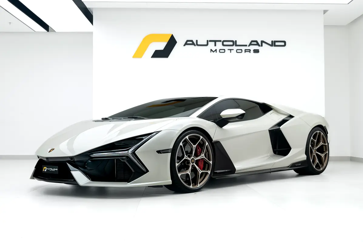 Lamborghini Revuelto 2024 — photo 1 of 20
