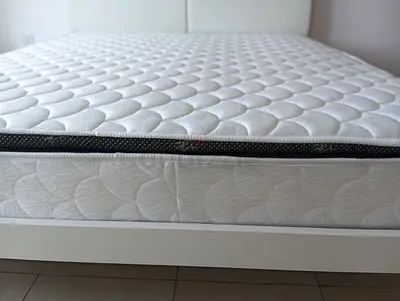 Brand new Queen size top memory foam spring mattress good quality king size spring mattress