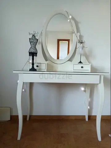 Elegant White Dressing Table with Mirror