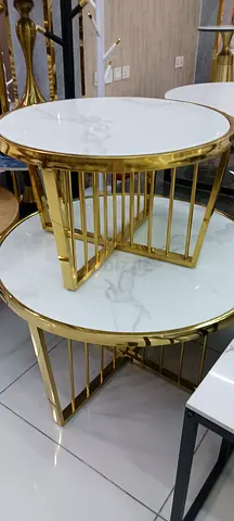 Elegant Round Marble Top Coffee Table in Gold