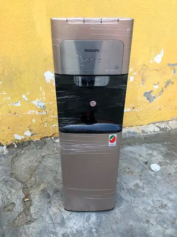 Bottom load water dispenser
