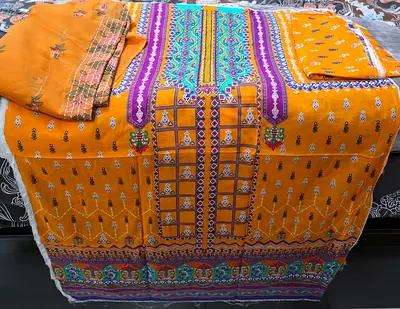 Exquisite Designer Pakistani Suit - Perfect for All Occasions!