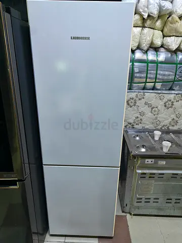 Liebherr fridge bottom freezer in excellent condition