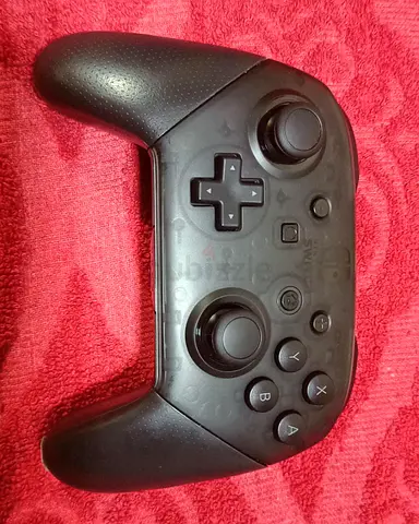 Excellent Condition Nintendo Switch Controller for Sale