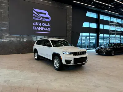 جيب جراند شيروكي - لاريدو - موديل 2025 - جديدة - ضمان الوكيل