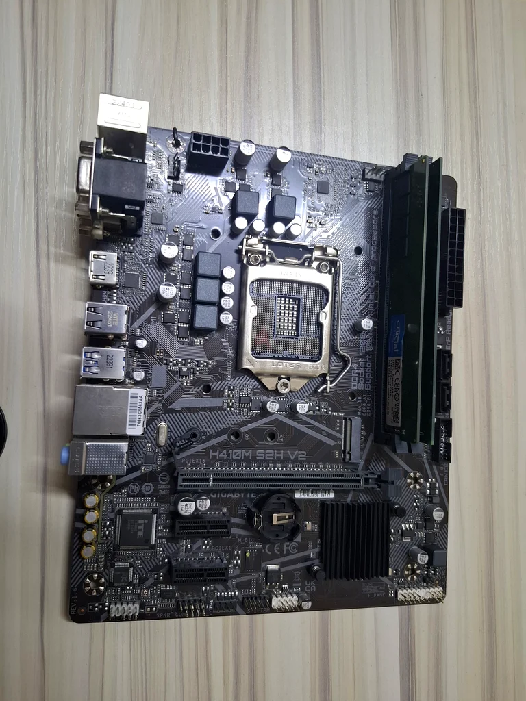 Gigabyte H410M S2H V2 motherboard dubizzle