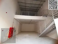 Warehouse for rent on the main street, suitable for all activities.