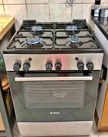Bosch full gas cooker 60 by 60 cm with compact design
