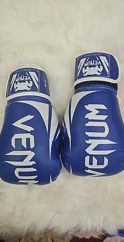 Venum Men’s Gloves Size 16 جلفز رجالي بوكس