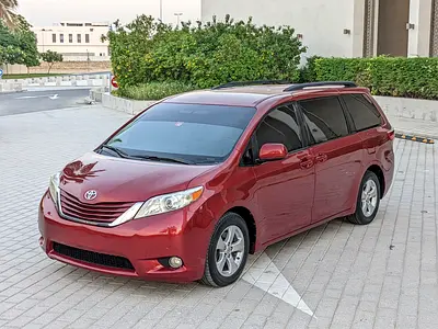 2015 Toyota SIENNA — миниатюра 2