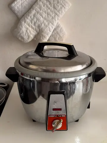 Efficient Stainless Steel Electric Rice Cooker (big size)