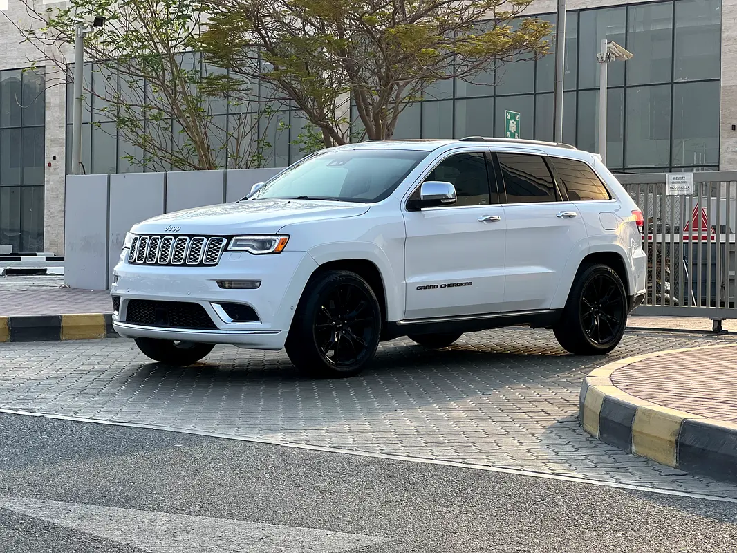 Jeep Grand Cherokee 2017 — photo 1 of 18